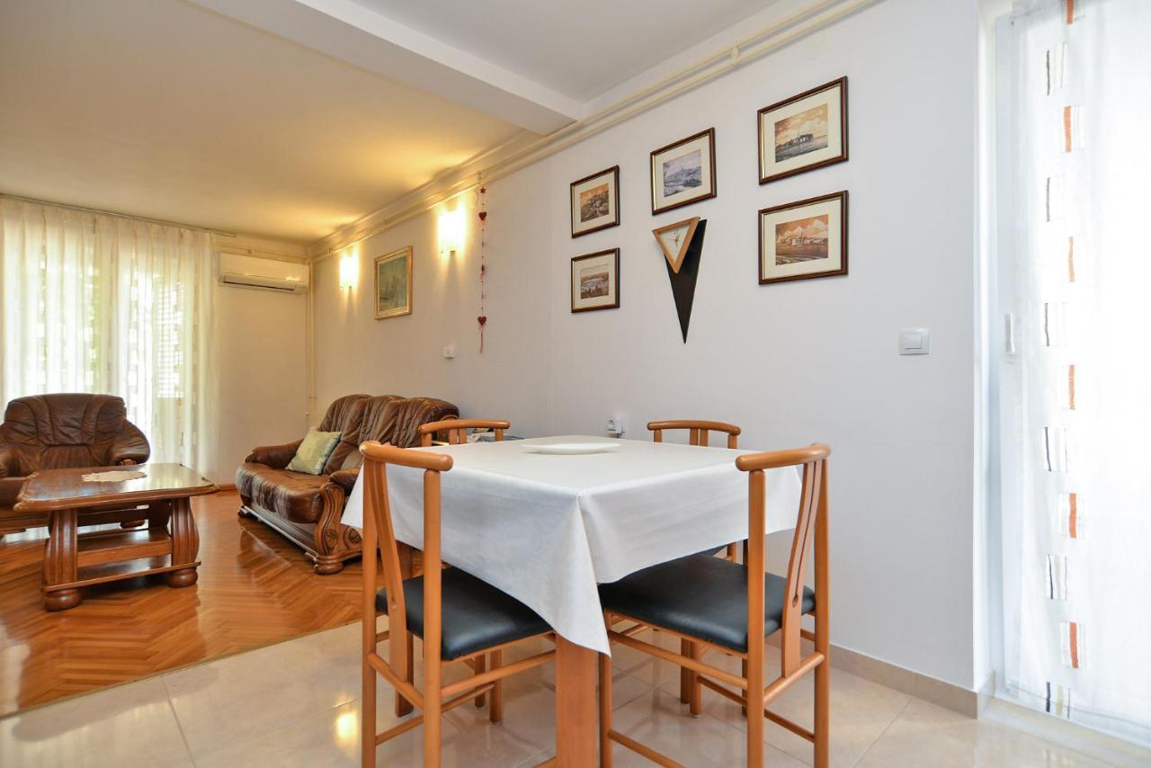 Apartment Snjezana 1064 Ровинь Экстерьер фото