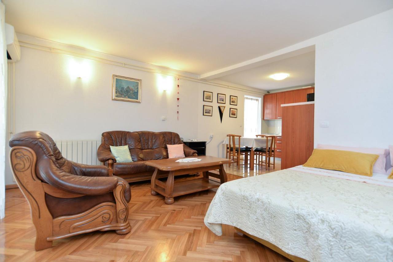 Apartment Snjezana 1064 Ровинь Экстерьер фото